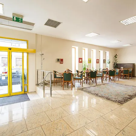 Dvorak Hotell