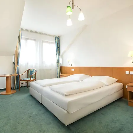 Dvorak Hotell 4*