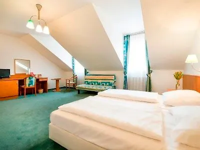 Dvorak Otel 4*